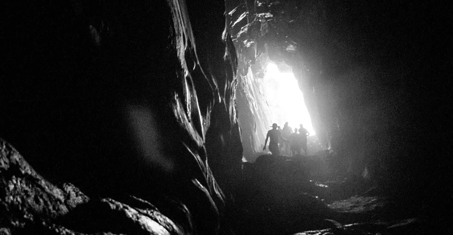 Coastal cave at the start of the Otter Trail