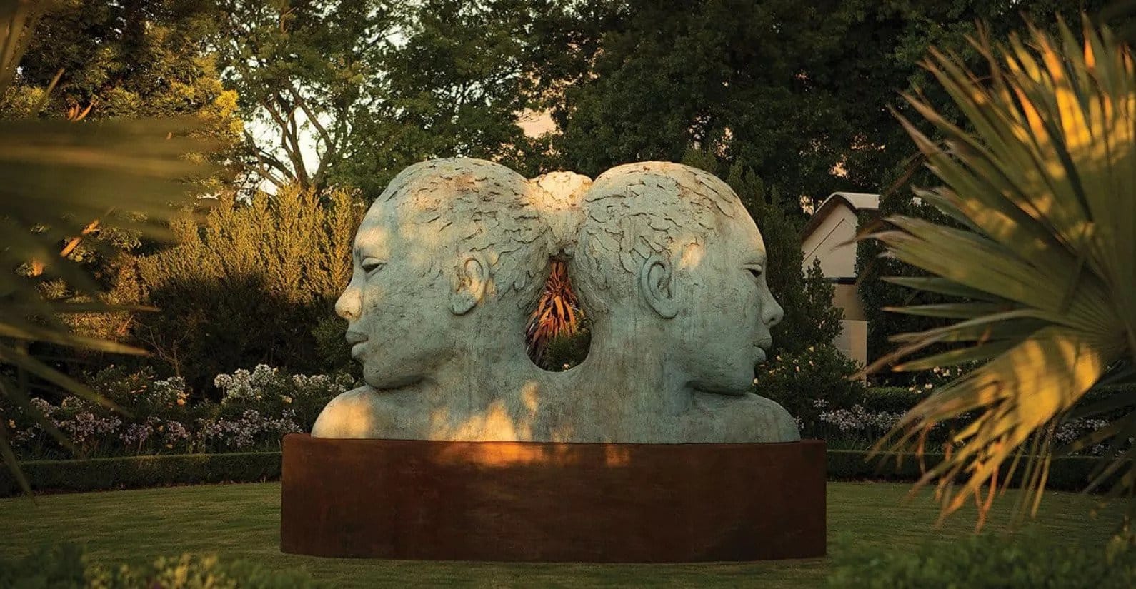 Morphous, Lionel Smit