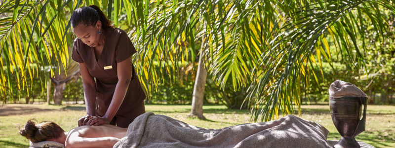 legendary_lodge_-_massage_in_the_garden