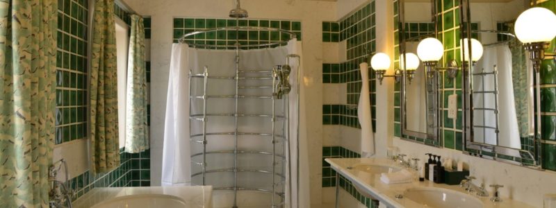 victoria-falls-hotel-executive-suite-bathroom_02