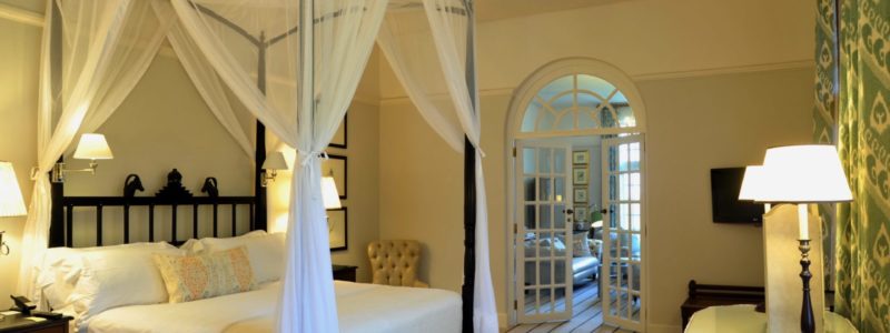 victoria-falls-hotel--presidential-suite-main-room-01