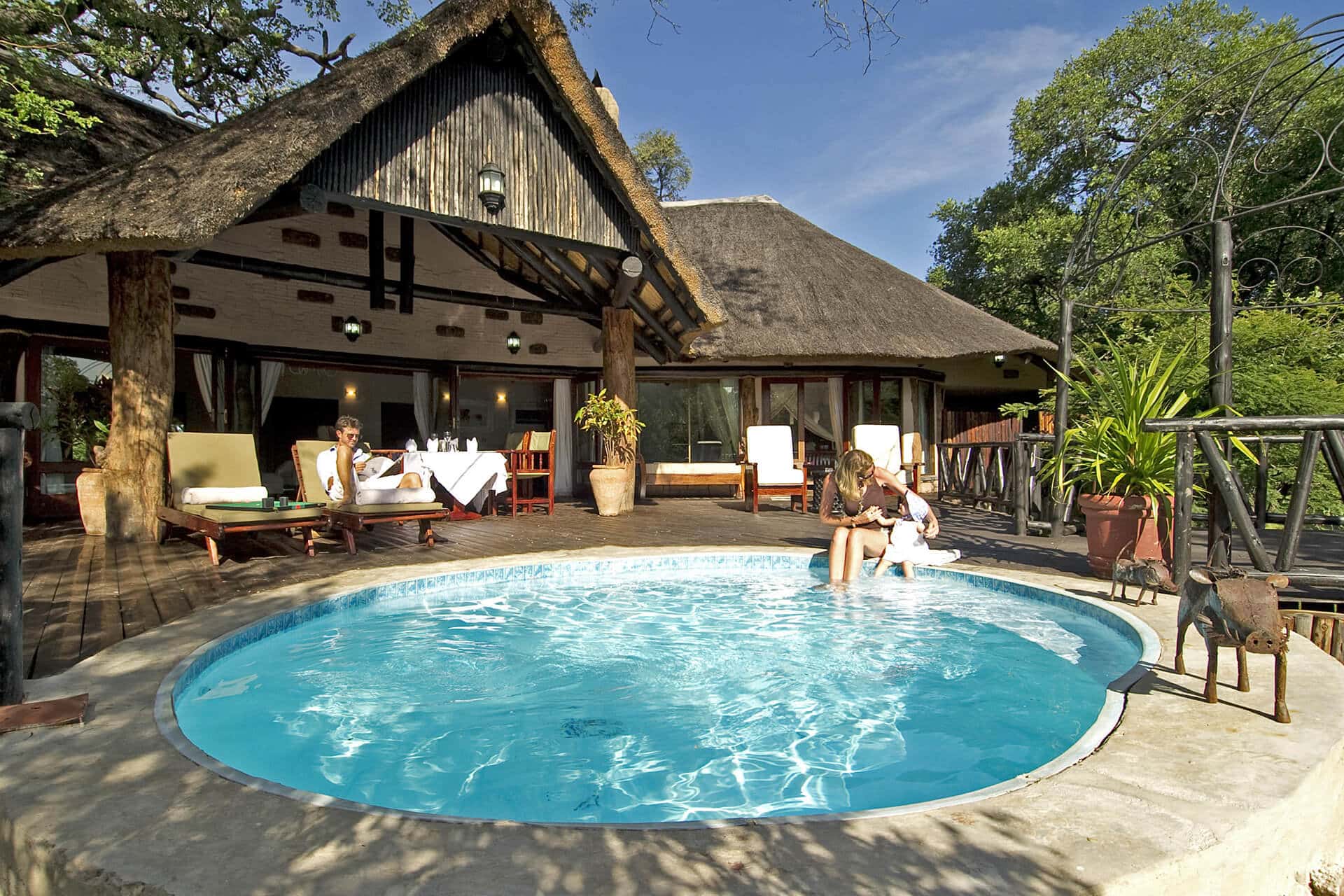 Luxury family safari lodge in Africa with private pool &ndash; Chuma River House