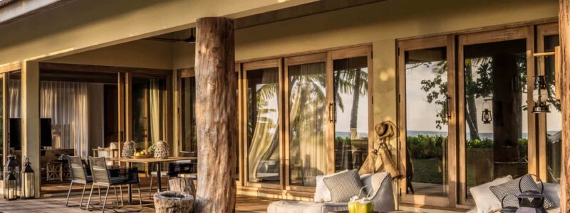 Four-Seasons Villa Desroches. Luxury decking area, exterior and African views.