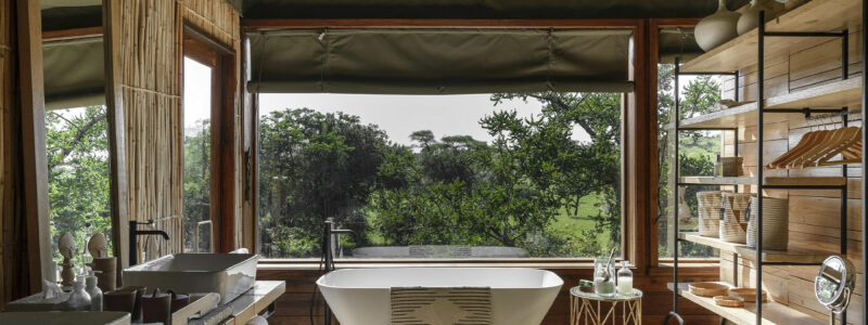 Singita-Faru-Faru-Lodge-Suite-Bathroom