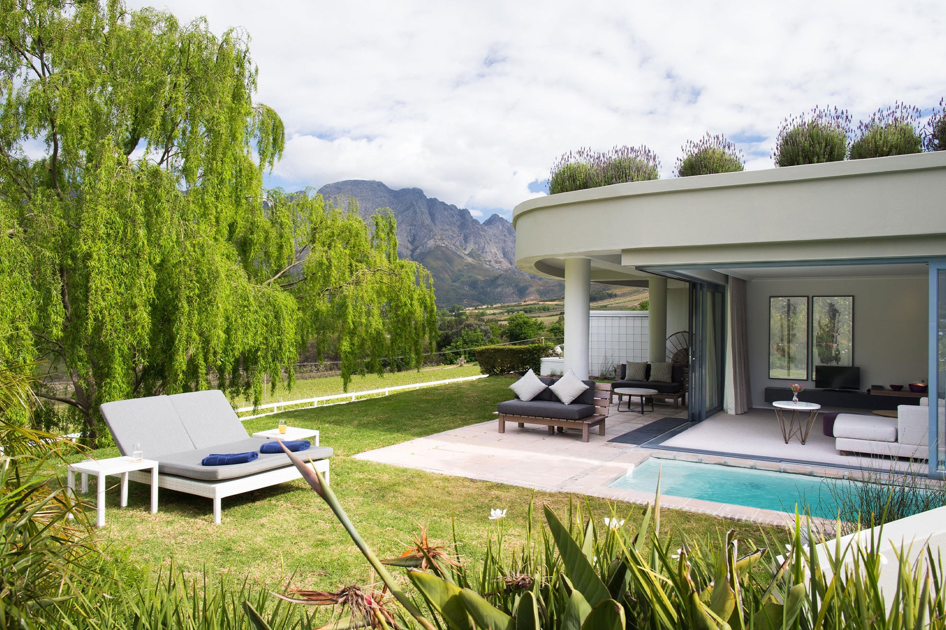Mont Rochelle Cap Classique Suite with a private heated pool