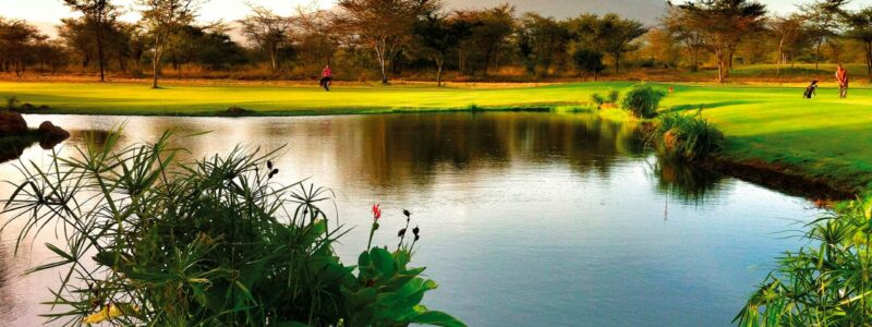 Best luxury African villa views of Mantis Mountain. Luscious outdoor area with lake.