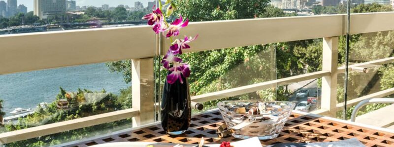 kempinski-nile-hotel_-nile-deluxe-room-balcony