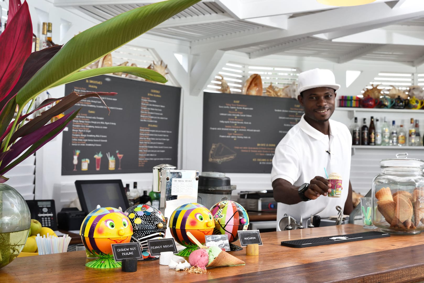Delicious treats on offer for kids of all ages at the pool bar at Essque Zalu Zanzibar &ndash; one of the top rated Zanzibar resorts with Kids Clubs. 