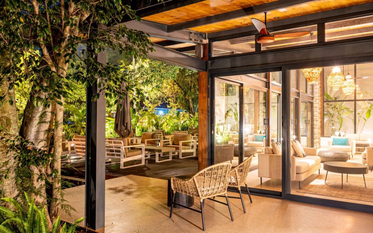 Lounge deck night setup