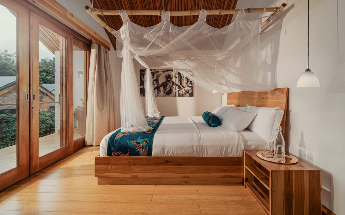 Superior King front view